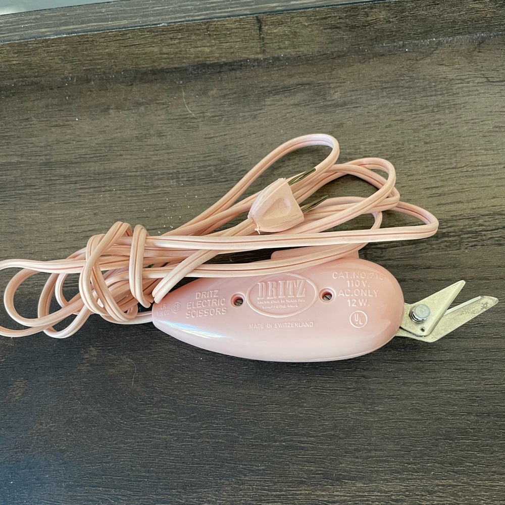 DRITZ electric scissors in pink